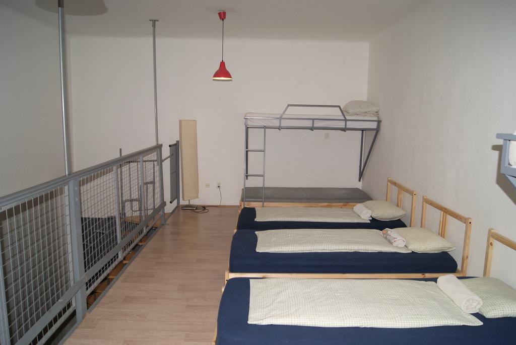 Happy Hostel Budapest Room photo