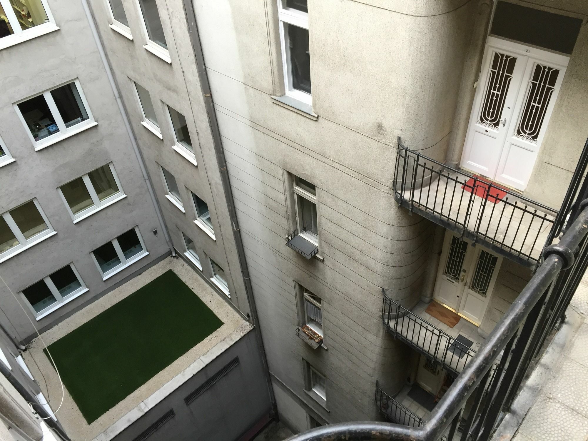 Happy Hostel Budapest Exterior photo